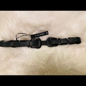 B-low the Belt  Baby Bri Bri BLACK